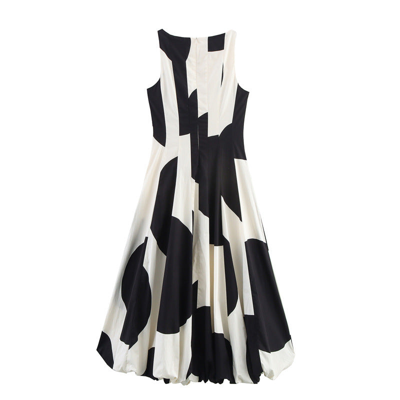 Fashionable Girl Balloon Silhouette Dress